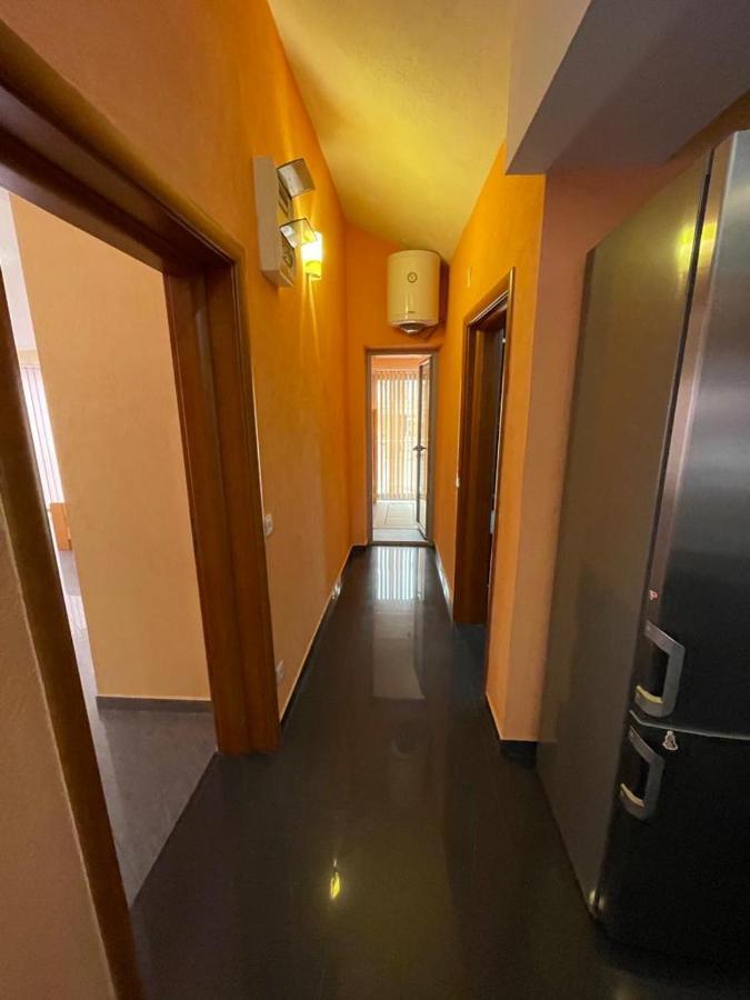 Apartment Crocus Of Rafailovici